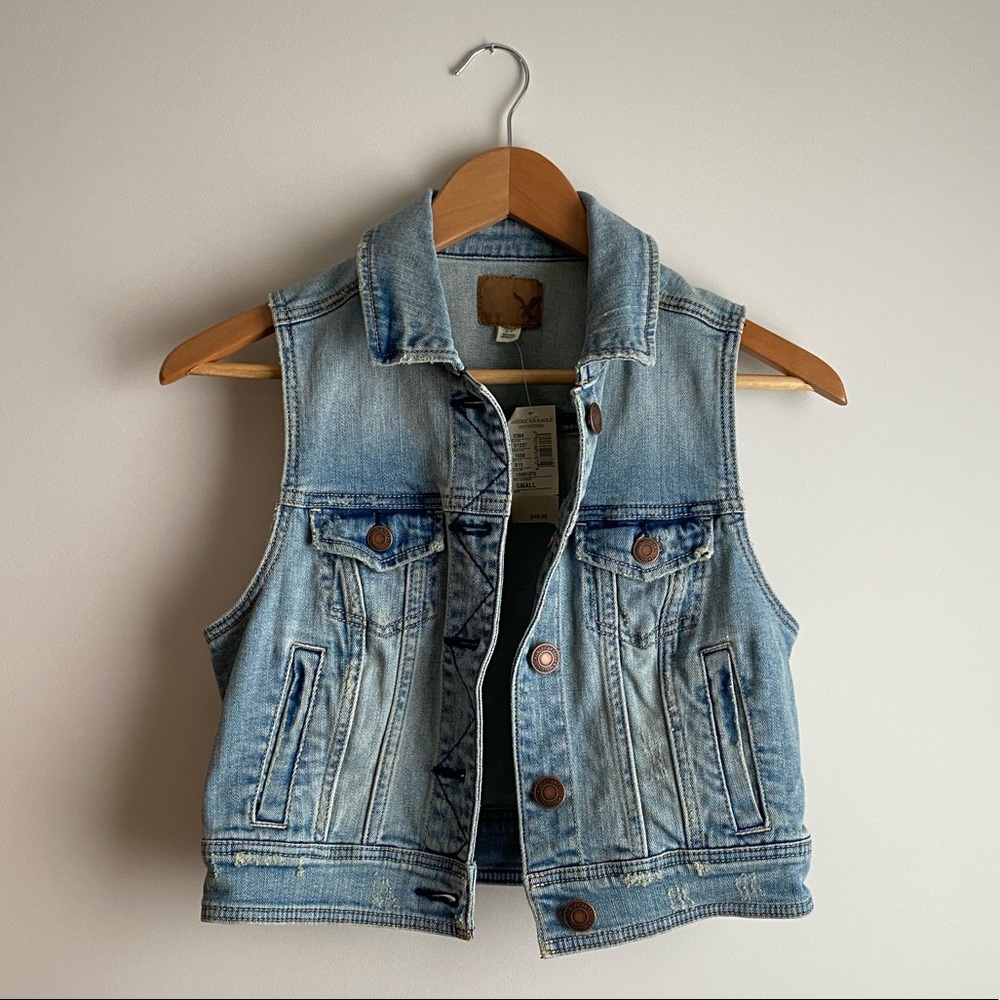 American Eagle Cropped Jean Vest